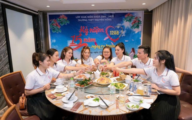 Áo đồng phục họp lớp đẹp