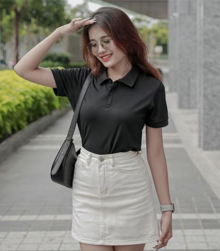 Áo thun đồng phục có cổ đen 