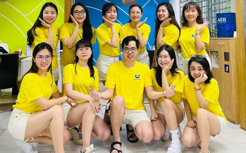 Áo thun đồng phục giá rẻ thiết kế hiện đại