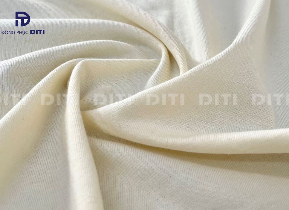 Vải cotton poly thường có giá thành rẻ hơn so với vải 100% cotton