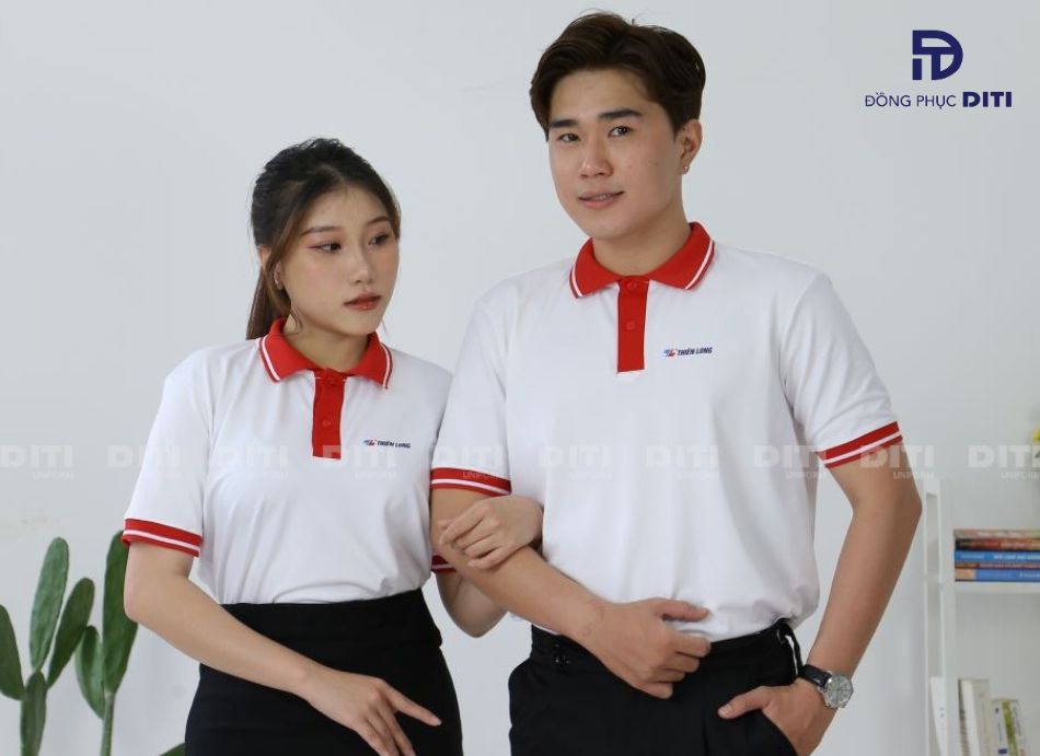 áo polo đơn giản với cổ áo gập và form đứng trẻ trung