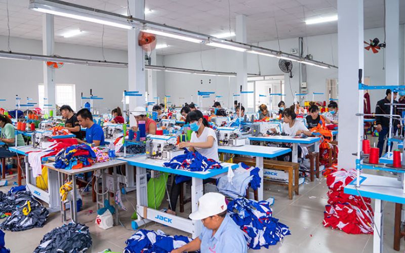 Xưởng sản xuất đồng phục số lượng lớn, giá rẻ 