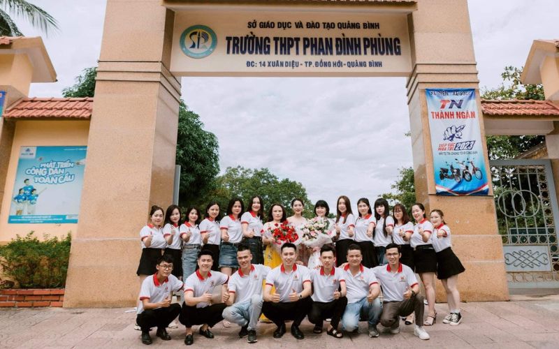 Áo đồng phục họp lớp gắn kết tình bạn
