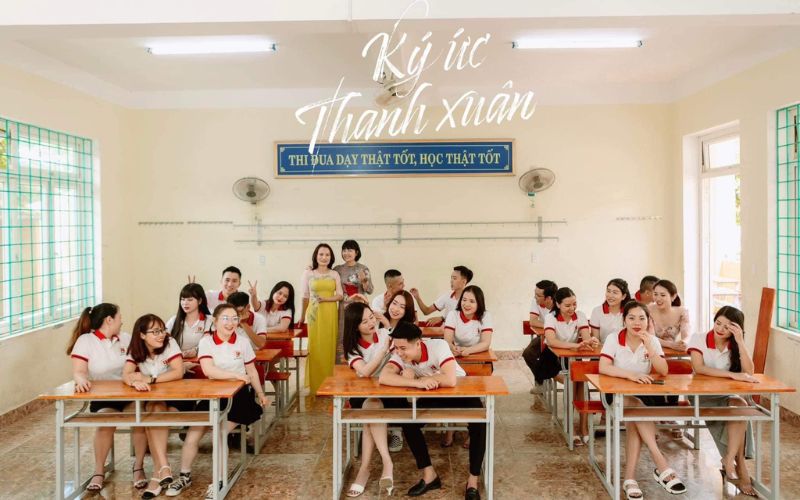 Áo đồng phục họp lớp là gì