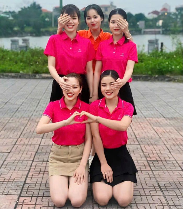Áo họp lớp màu hồng lịch sự