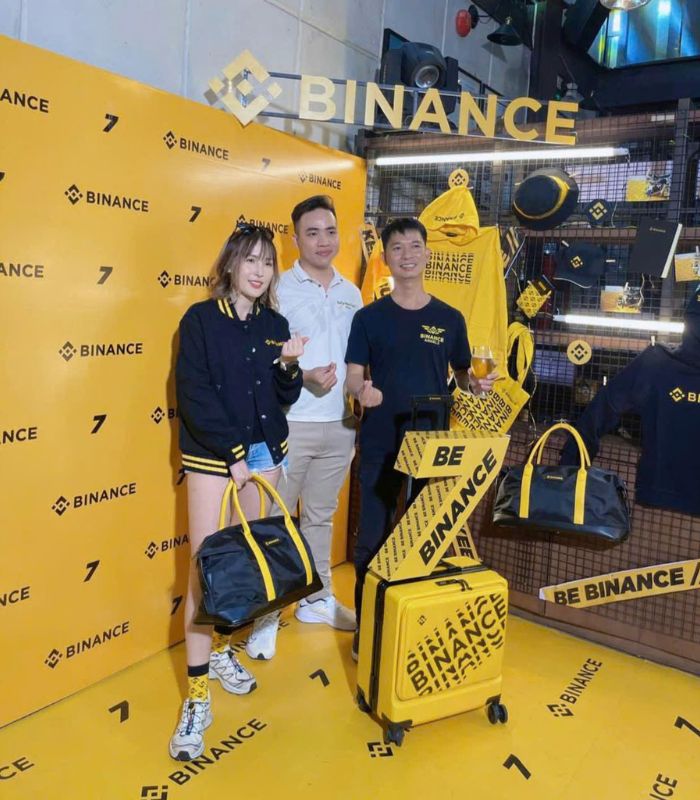 Áo thun sự kiện binance